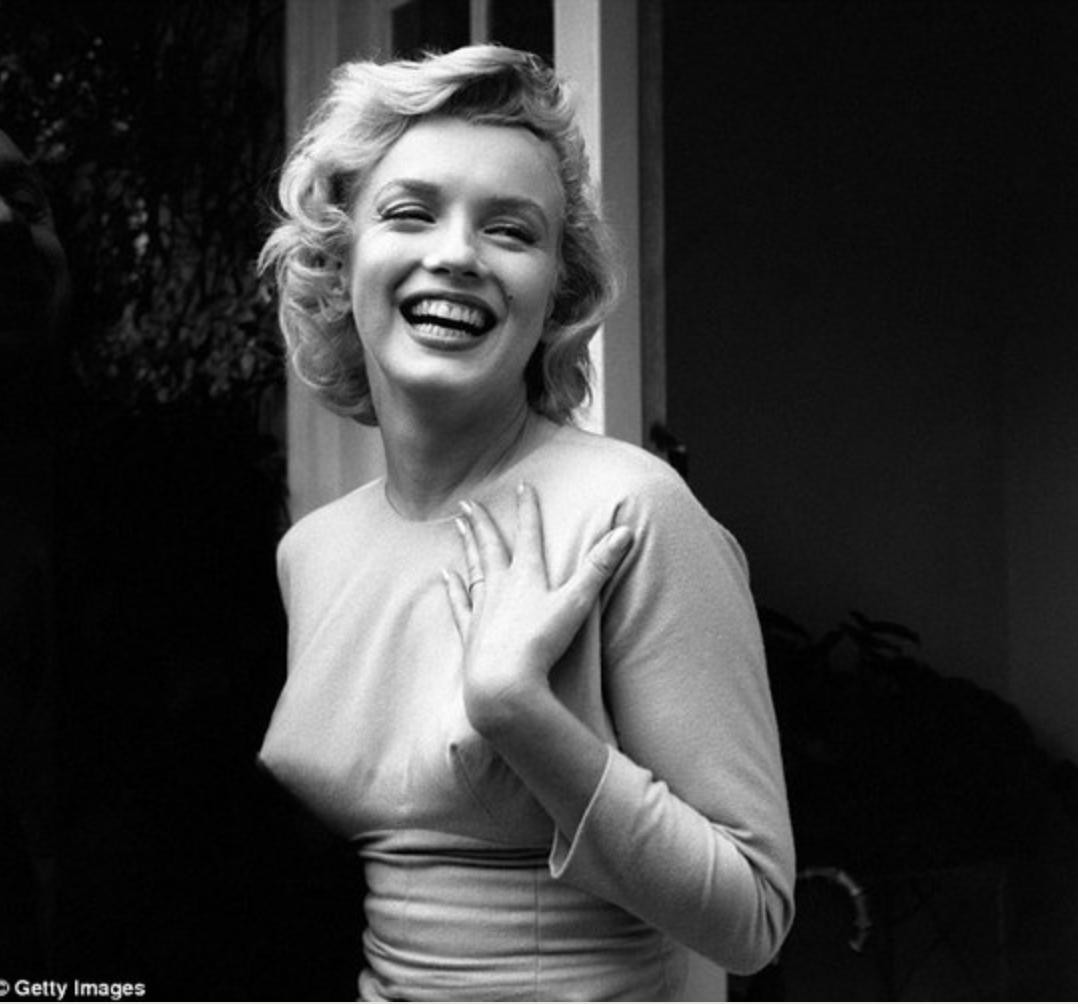 女性内衣外穿进化史,女性内衣的进化过程