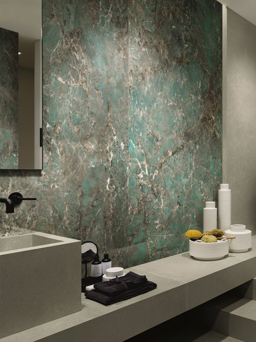 瓷砖配色卫生间,选白色亮光砖还是选浅灰色亮光砖