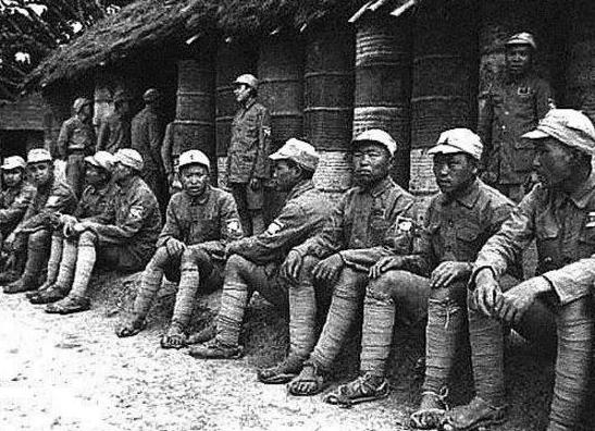 2017年，云南村民采药发现废汽油桶，打开才知全是20多岁军人遗骸