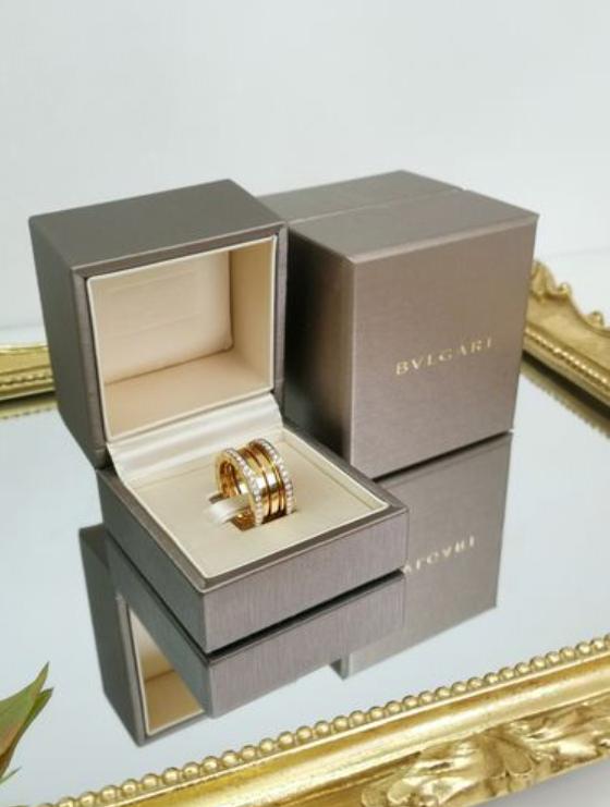 哪个牌子的求婚钻戒最好,求婚钻戒买哪个钻戒性价比最高