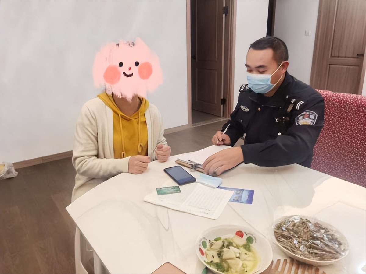 女子被骗步入直播陷阱,女子直播间买被子发现都是头发