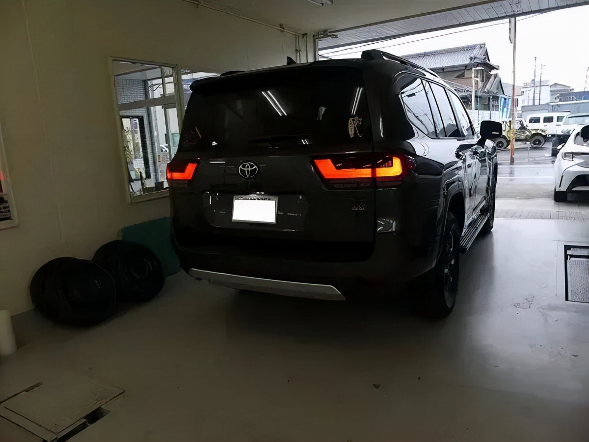 换掉原车JBL音响，丰田兰德酷路泽300升级声丽创音扬声器