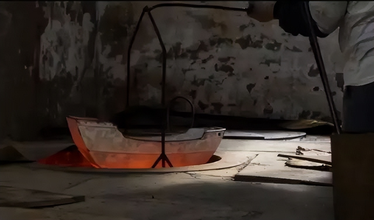 一件景泰蓝十件官窑器说明什么,景泰蓝和瓷器收藏价值