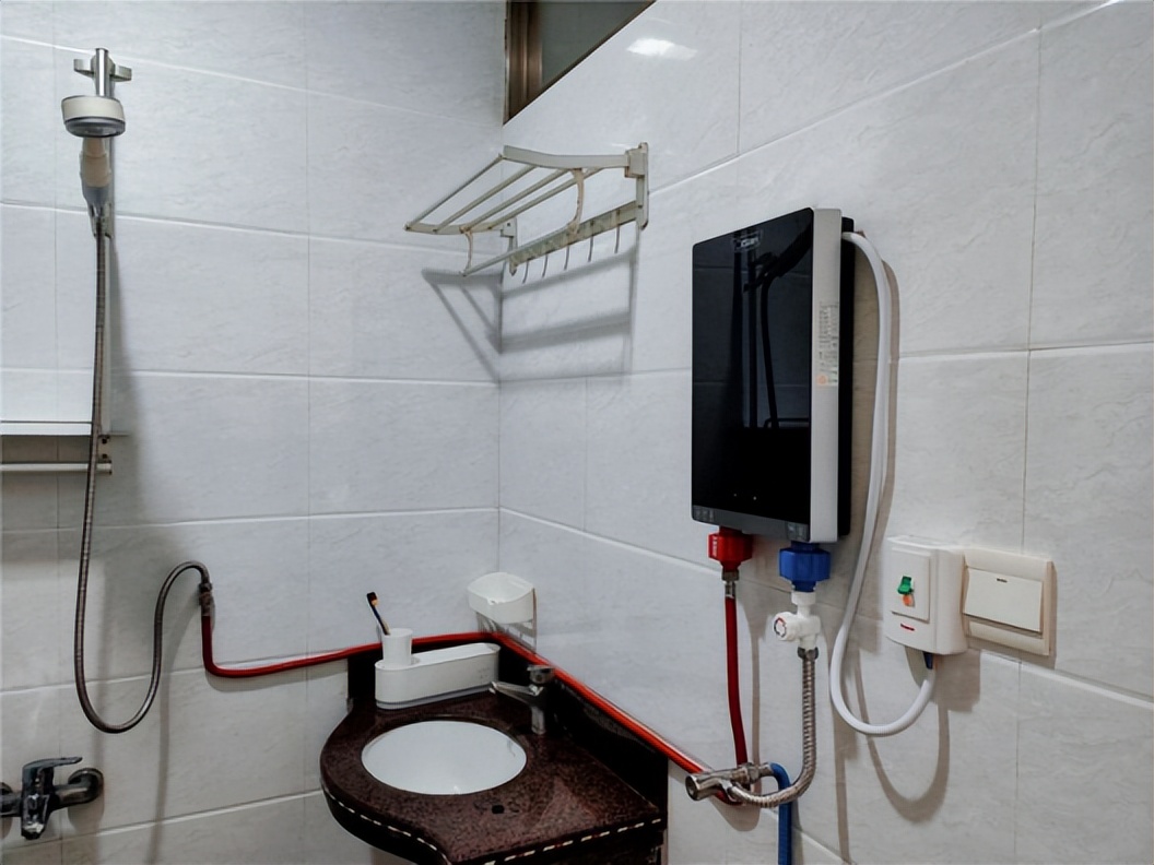 奥特朗即热式电热水器到底好用吗,奥特朗即热变频式热水器的测评