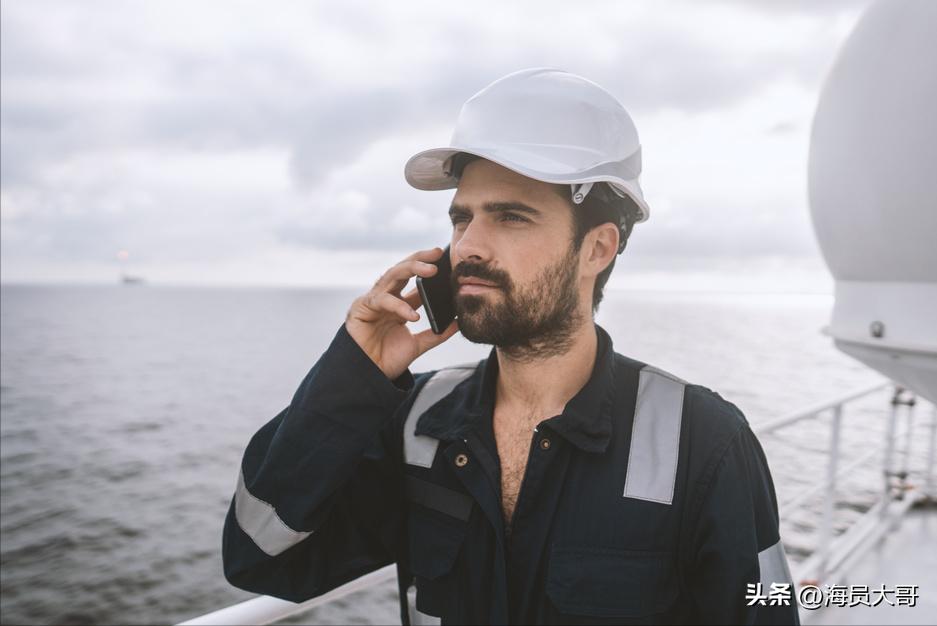 运11万吨粮食去加纳，2天装18天卸，船员半夜值班被抓，数罪并罚