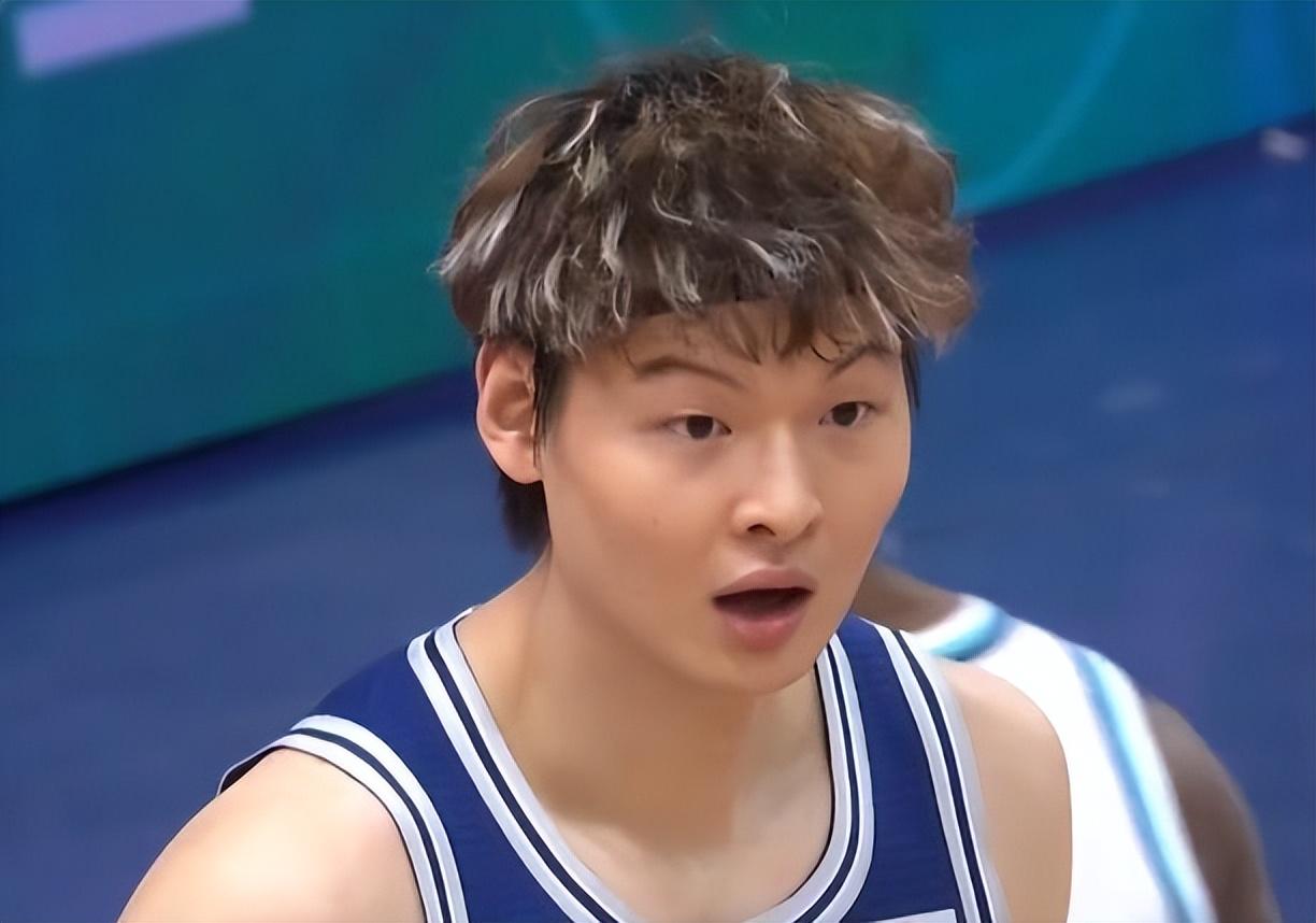 轰18分2帽4三分助队大胜,92分钟绝杀青岛队1-0战胜重庆