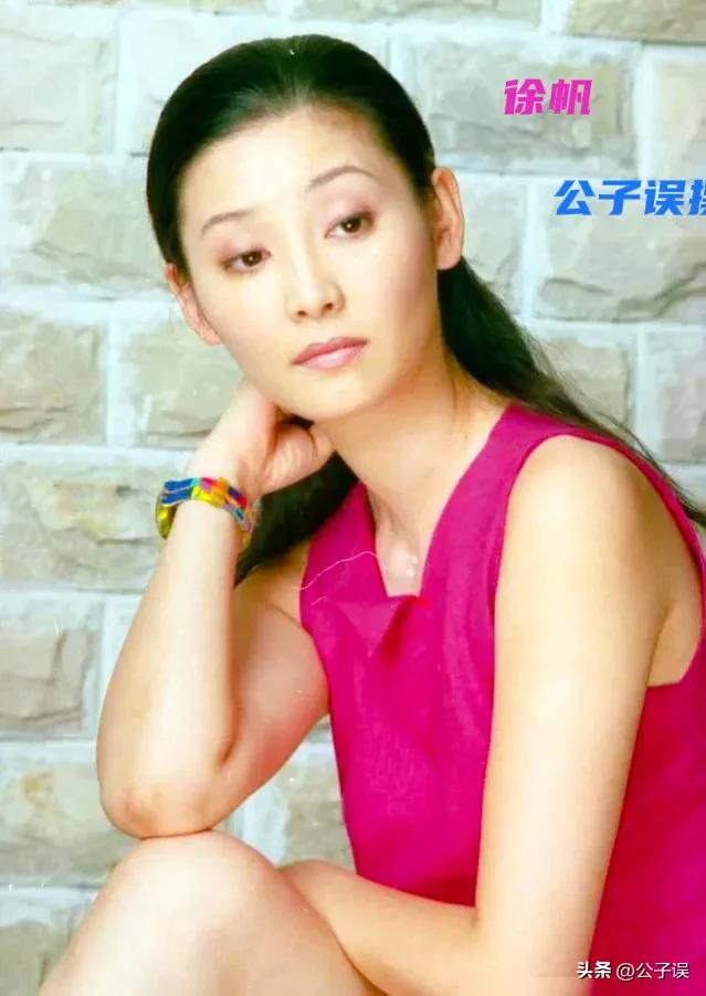 一张和冯小刚的“夜宿门”照片，彻底撕下了沈星的遮羞布