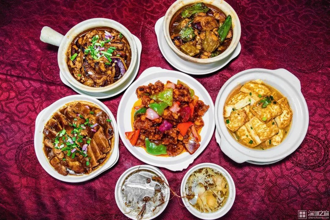 80年代的职工食堂,40年前的职工食堂