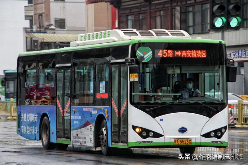 一双鸿星尔克鞋300多,鸿星尔克男款鞋