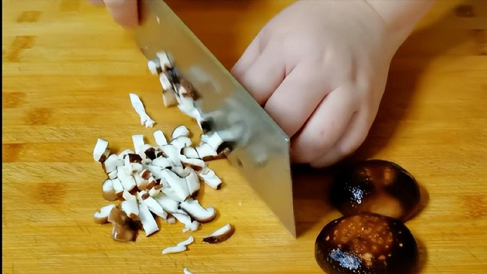 避免结节发展到癌应该多吃什么,不使结节变癌的几种不能吃的食物