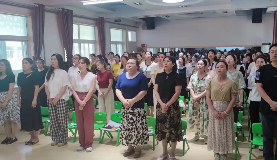 【骄阳似火不负青春】——平陆县*党**政机关幼儿园2023年春学段工作总结会议