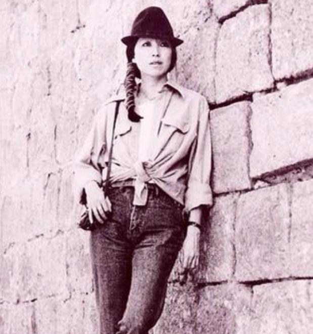 荷西去世12年，三毛自缢身亡：只要母亲同意，我可以快快乐乐去死