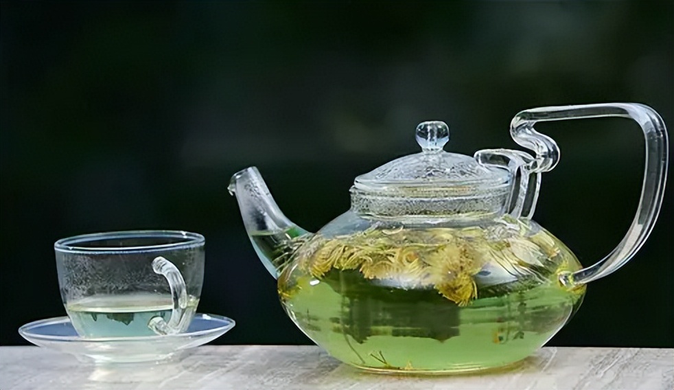 秋天老人喝什么菊花茶,老年人适合喝什么样的菊花茶