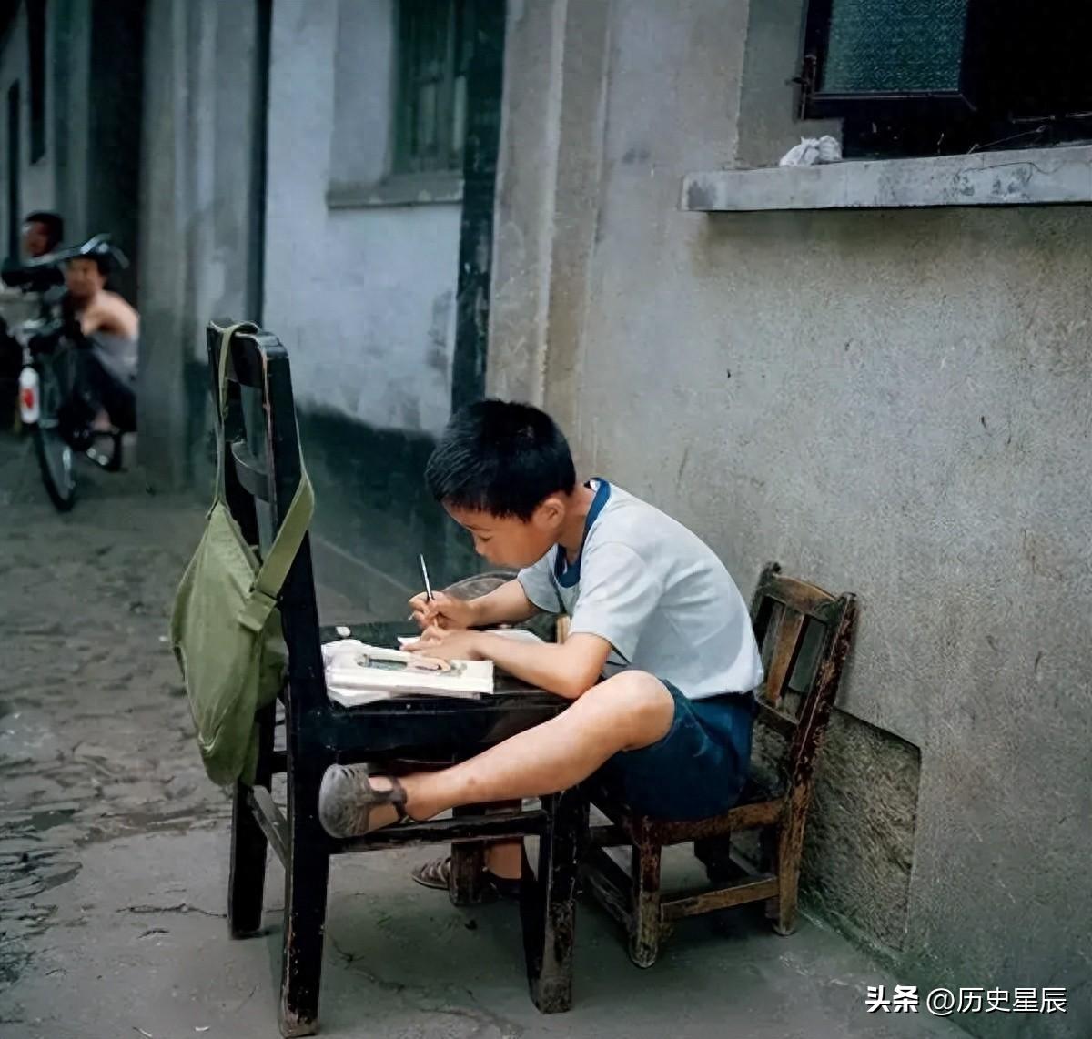 【晚清*楼青**旧影】*楼青**女媚态百出，丰乳肥臀，风情难挡！