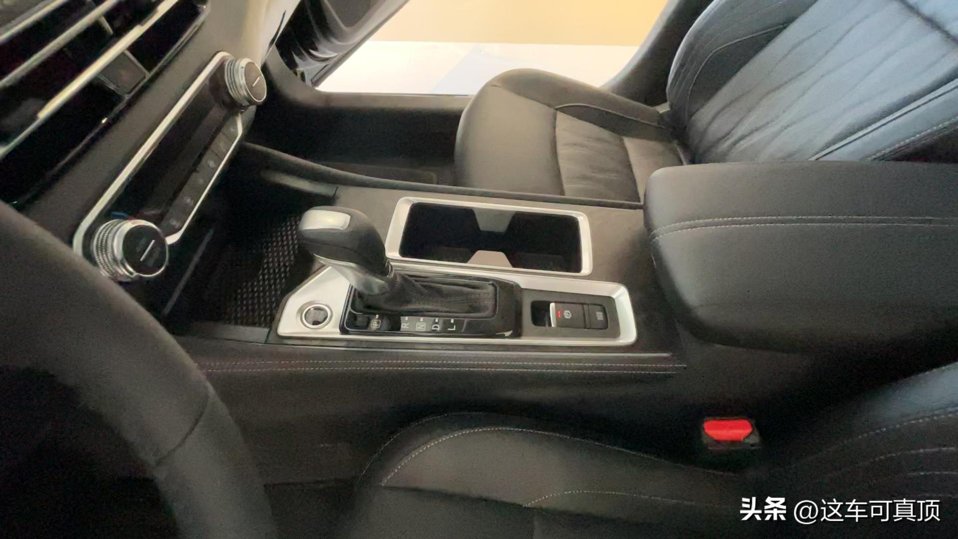 2015款天籁2.0欧冠科技版缺点,黑色天籁2023款的优点与缺点