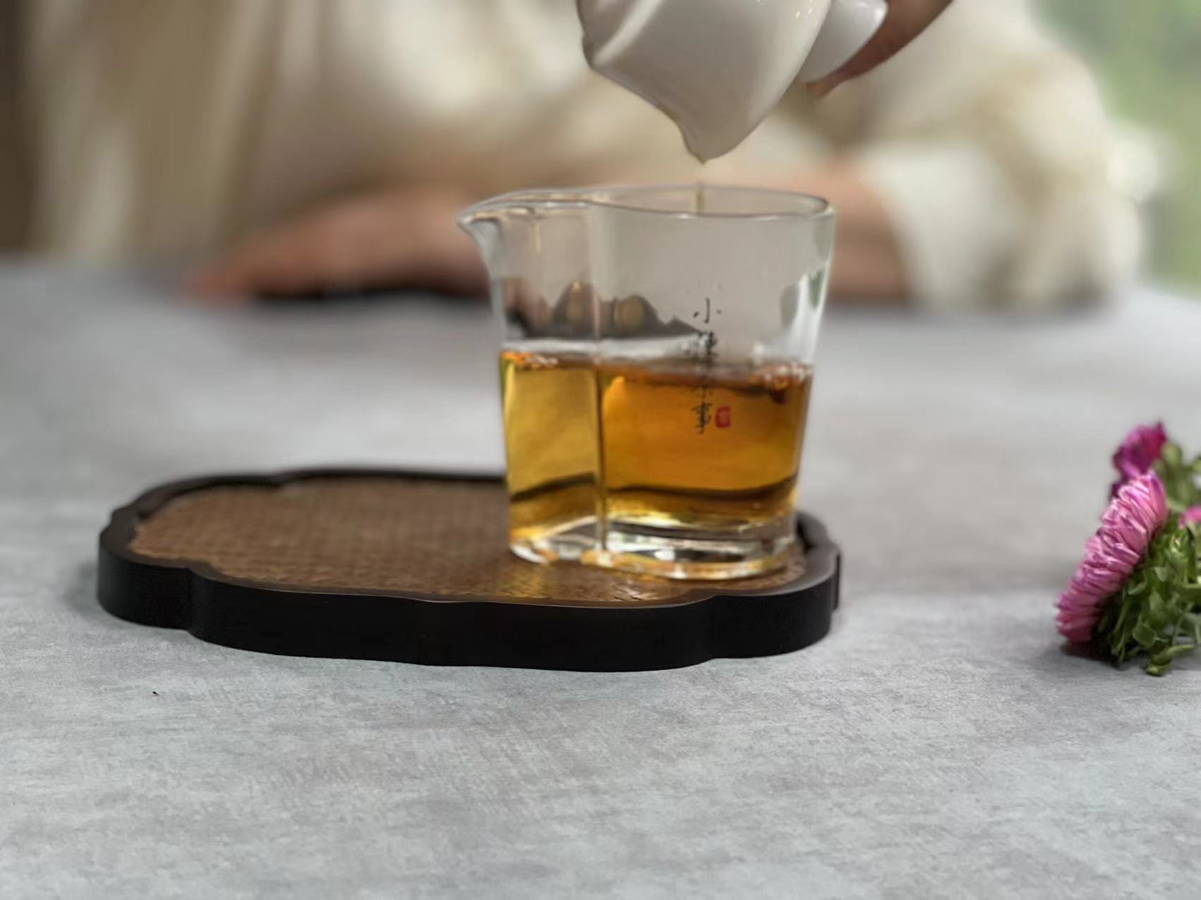 泡红茶用碱性水泡好吗,泡红茶一定要用玻璃杯吗