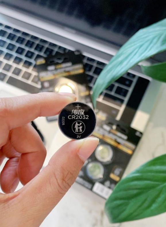 车钥匙没电没机械怎么开门,车钥匙没电去哪里修