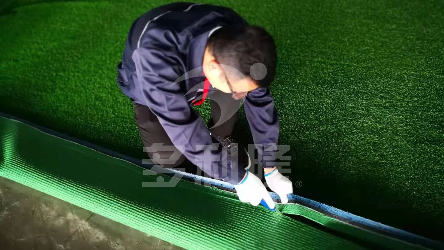 选专业人造草坪足球运动很重要