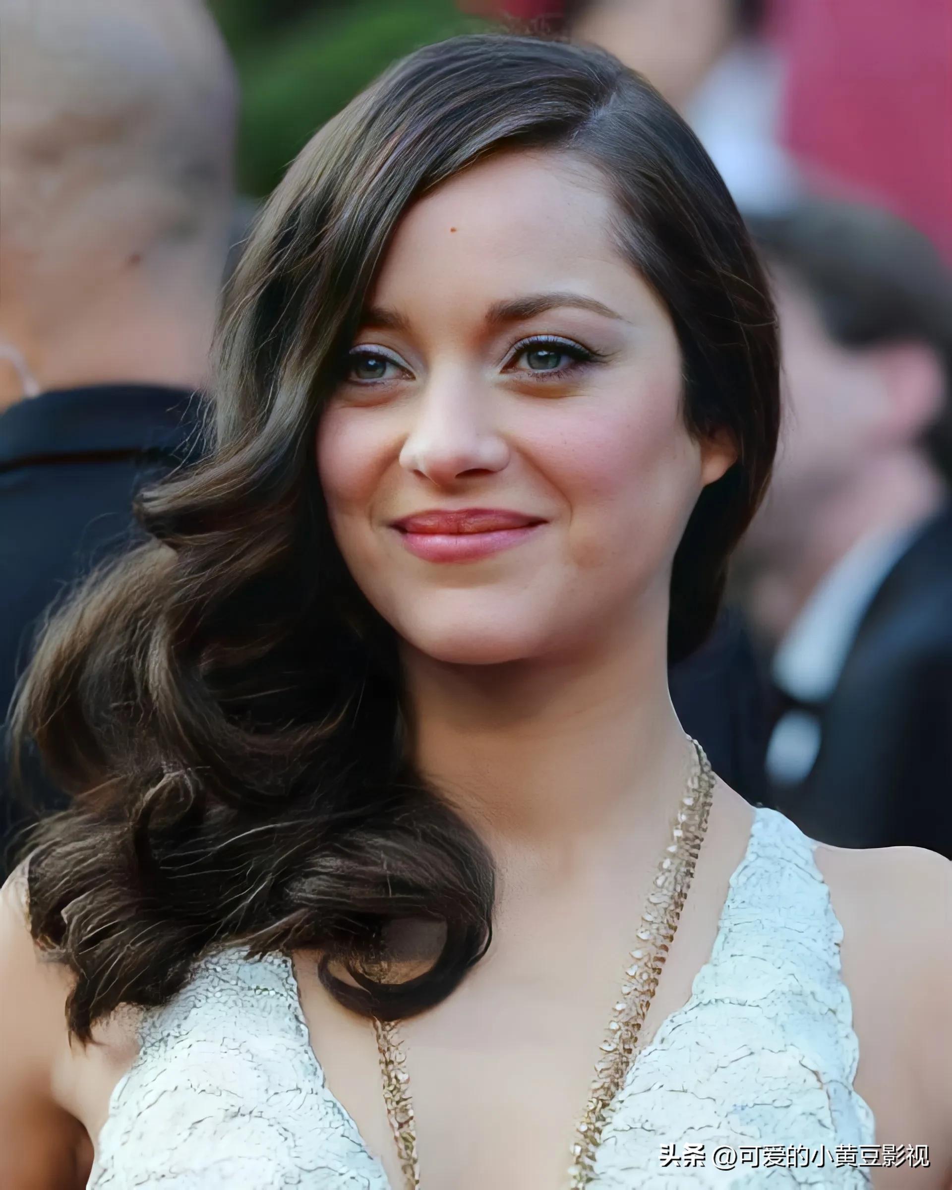 为艺术献身,大尺度出演作品,这朵野性的法国玫瑰,美的惊心动魄