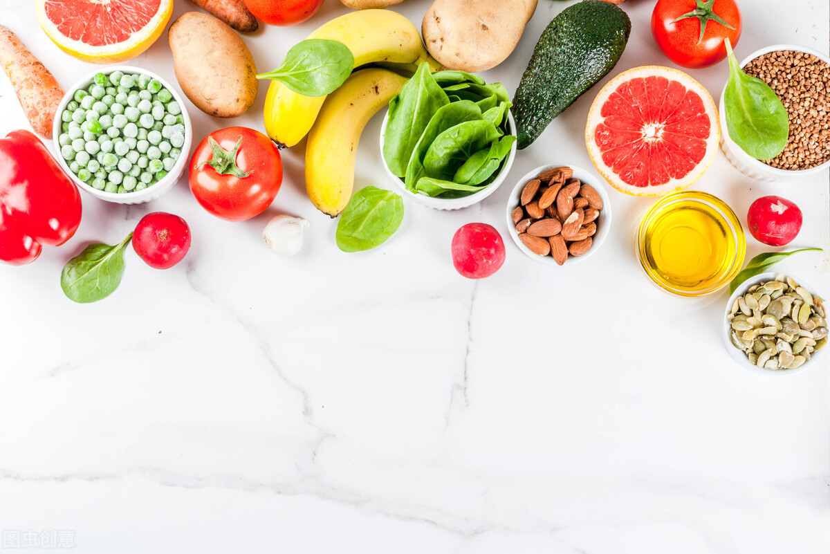 冬天怕冷手脚冰凉是什么原因呀,夏天手脚心发热冬天怕冷手脚冰凉