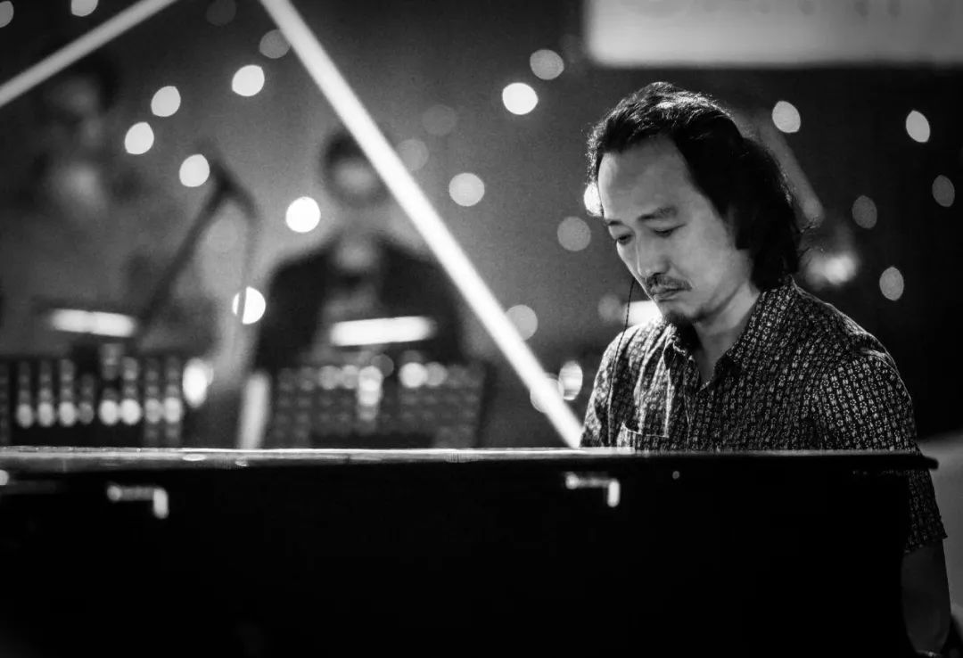 周杰伦金曲奖背后的故事,周杰伦一举夺得当年的金曲奖