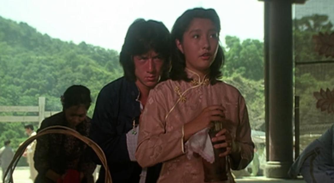 成龙为什么娶林凤娇而不娶邓丽君,成龙为何不选邓丽君而选择林凤娇