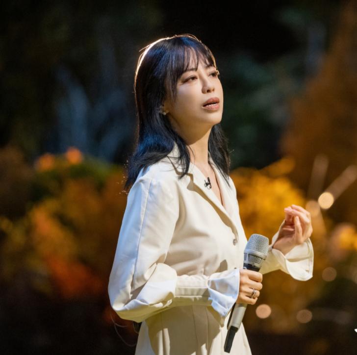 时光音乐会胡夏周深吹笛,周深胡夏时光音乐会猜歌合唱