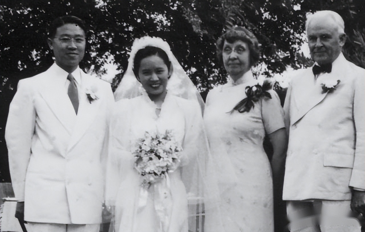 她是*弹核**女王，曾为美国造原*弹子**，墓碑却刻着：一个永远的中国人