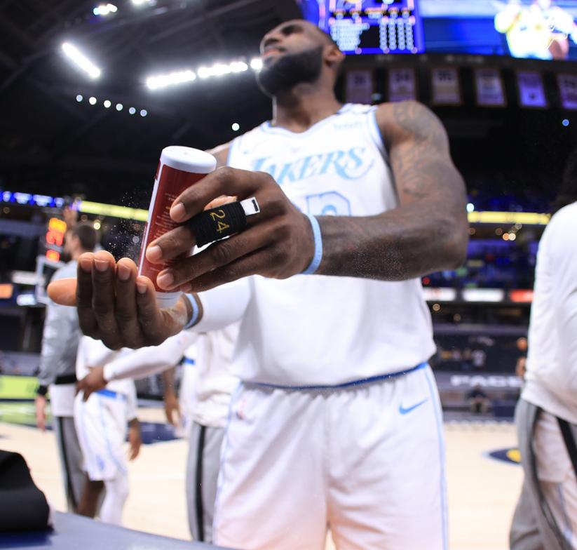 38岁的詹姆斯为什么还要努力,詹姆斯38岁还能当替补吗