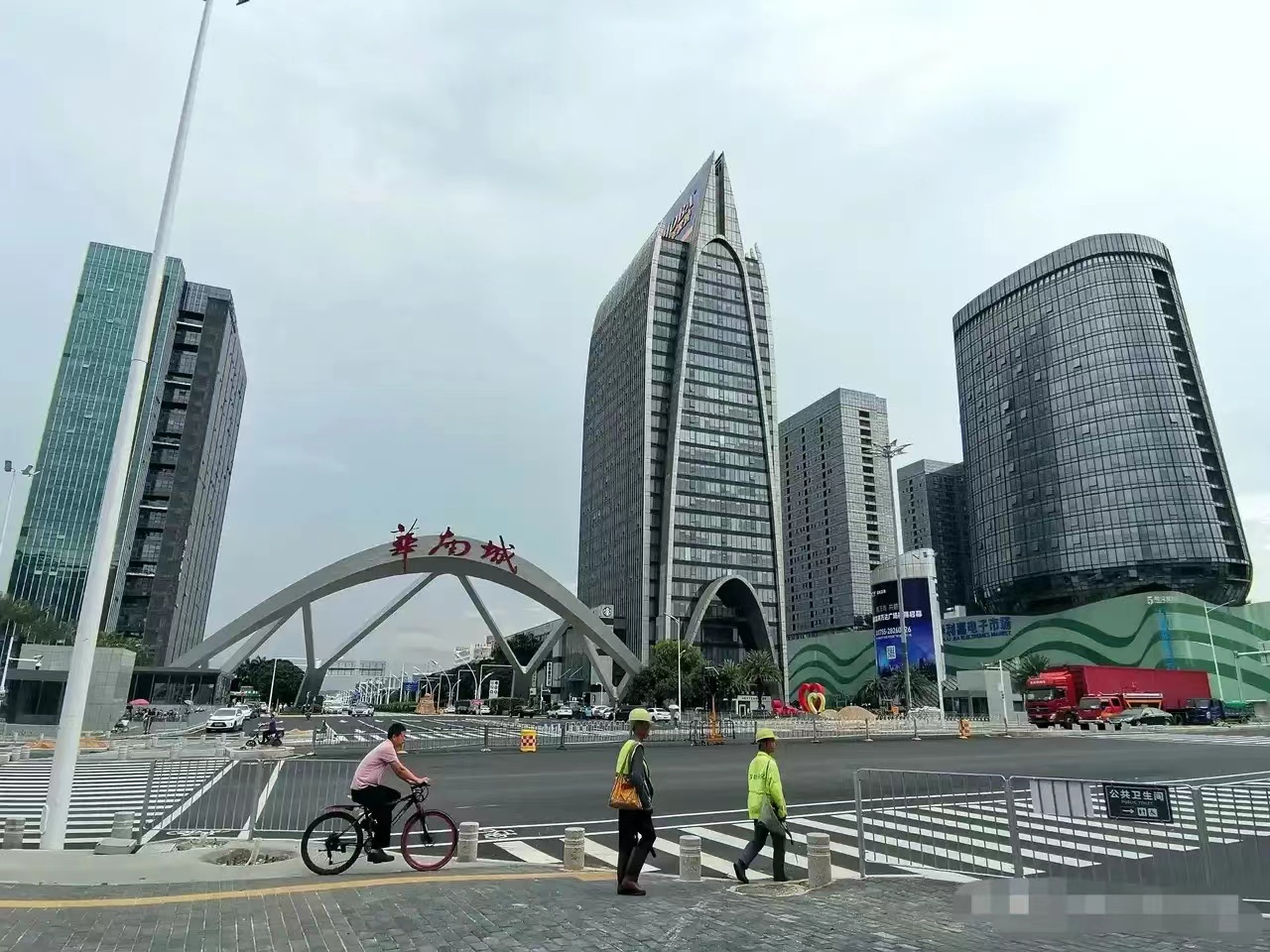 便民市场做干果一年大概赚多少,摆摊卖干果生意好做吗