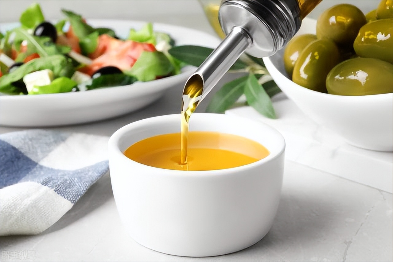 转基因大豆油少吃没事吧,菜籽油大豆油为什么要少吃