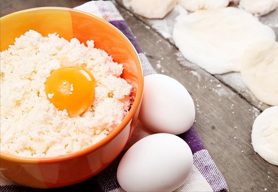 每天吃一个鸡蛋对胆固醇有好处吗,每天吃一个鸡蛋能影响胆固醇高吗