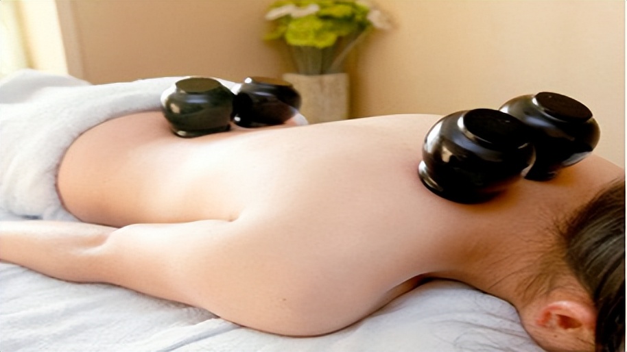 拔火罐益处和弊端,拔火罐有什么好处跟坏处呀