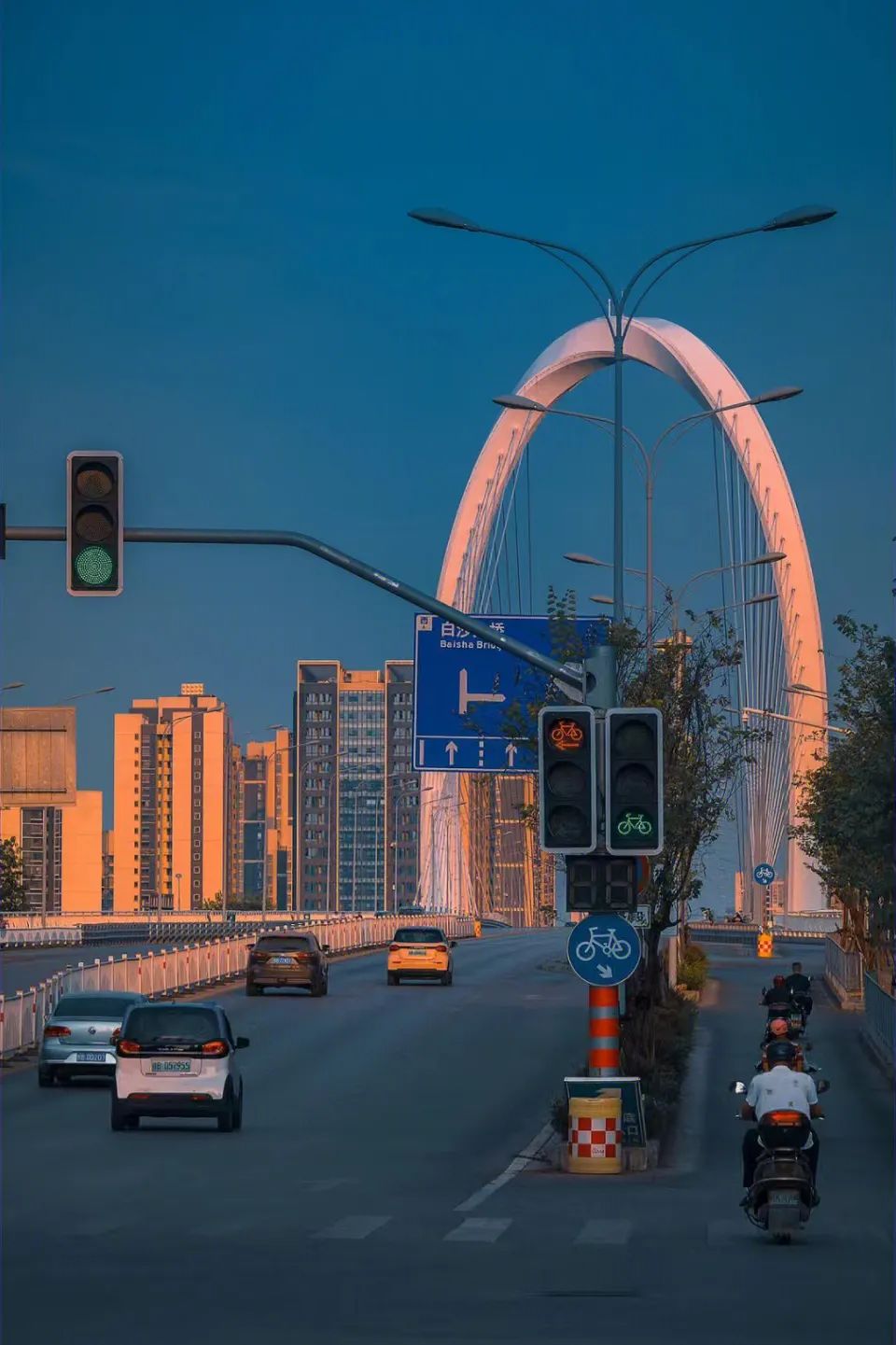 回到小县城朝九晚五,回到朝九晚五的心情说说