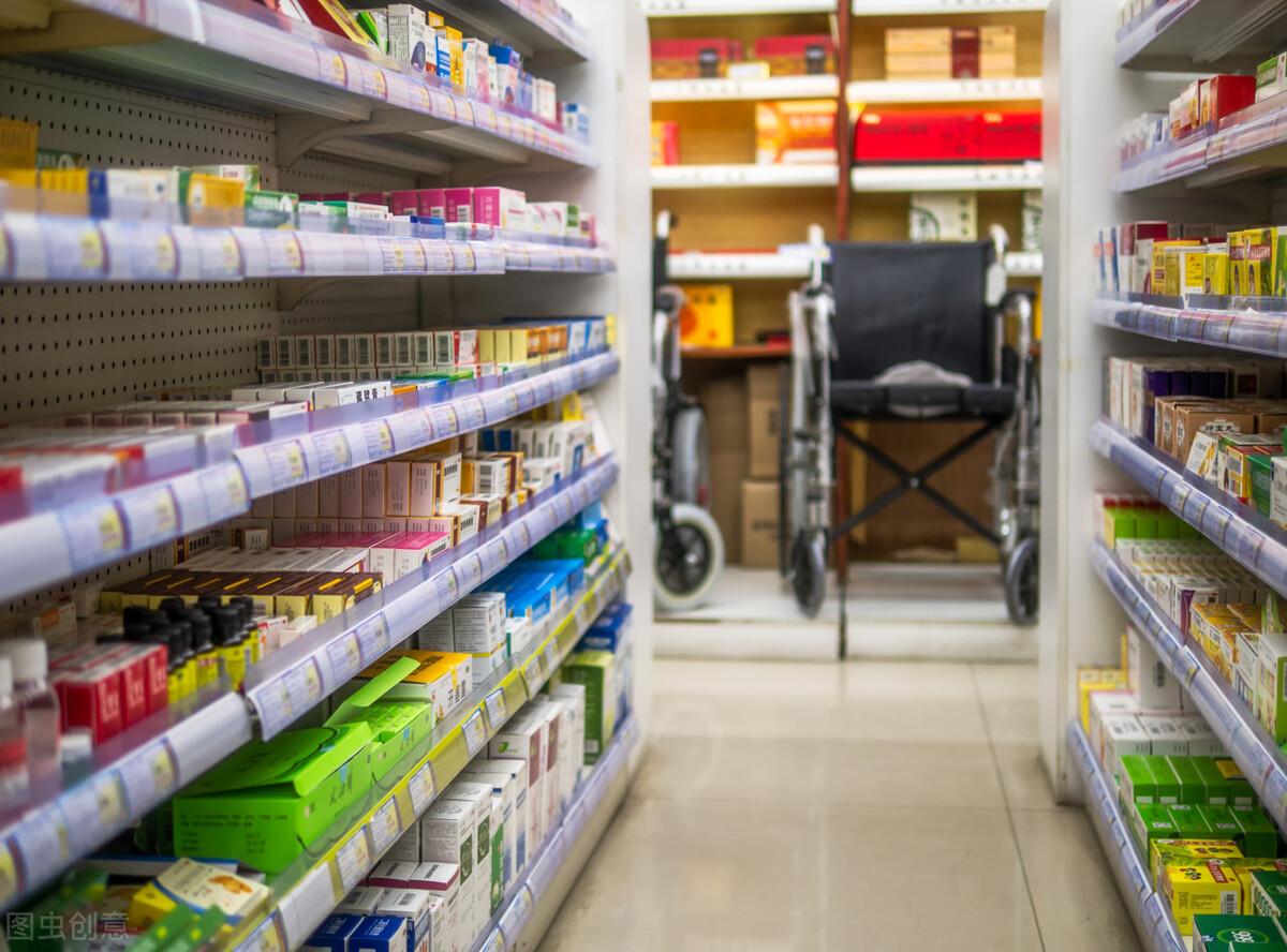 中国药品流通批发企业收入二十强,2025年药品零售百强企业