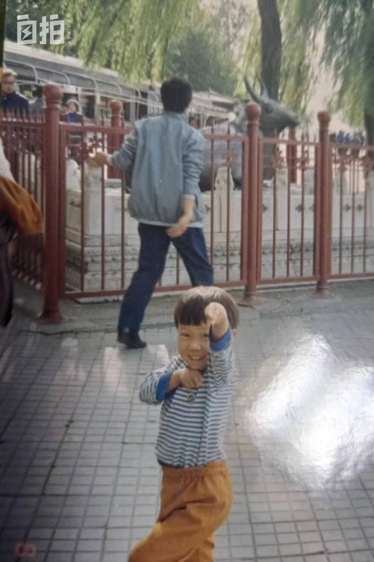 农村小女孩没钱读书,农村女孩没钱读书自己挣钱读书