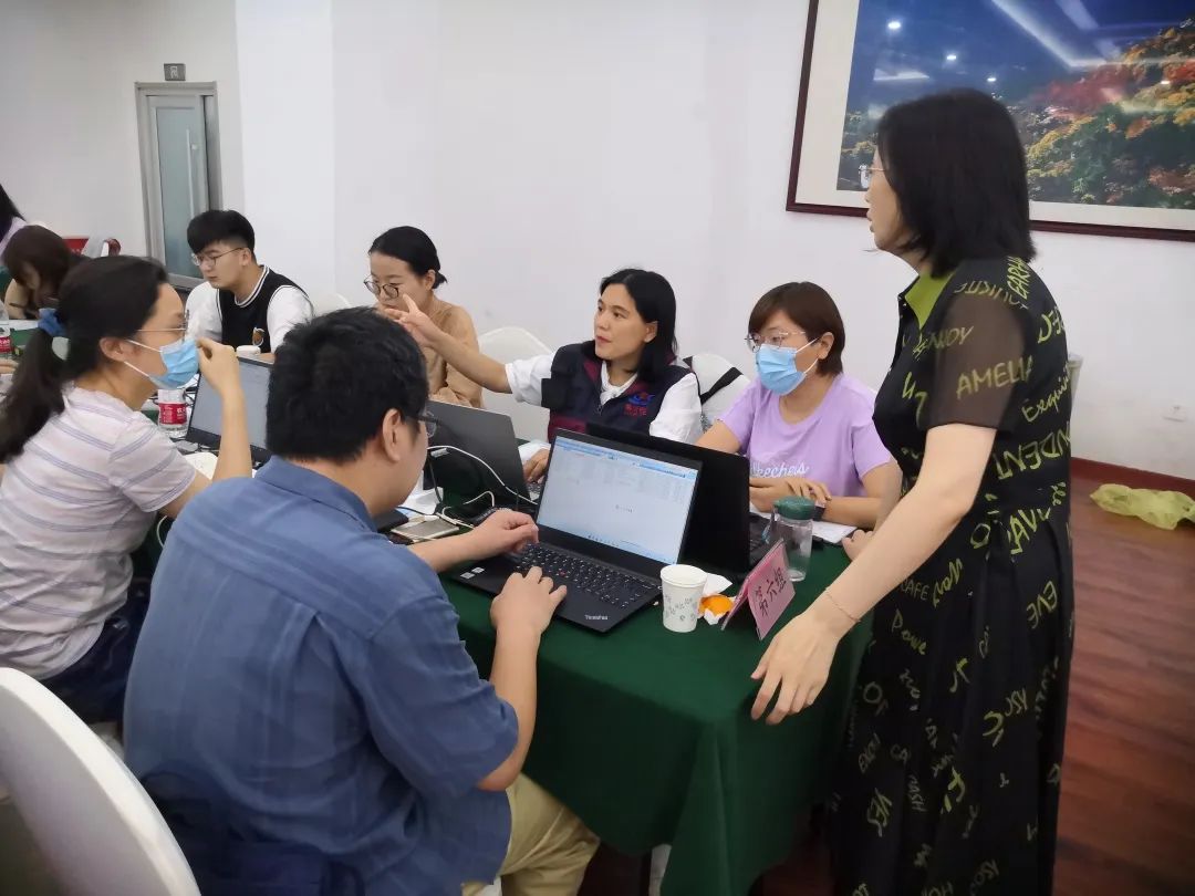 抗击疫情忙碌的流调人员,奔赴疫情前线的人