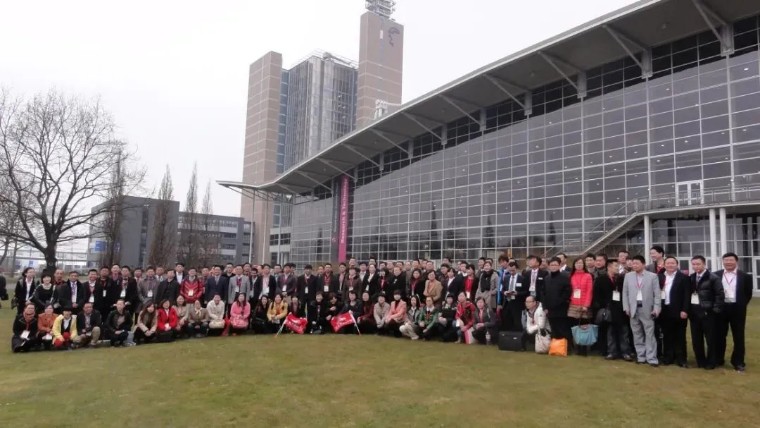 西麦克，你的事瞒不住了