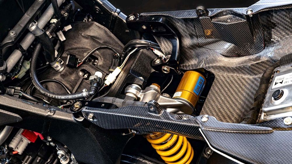 雅马哈R1五周年纪念款推出即售罄，价格能买一辆保时捷911