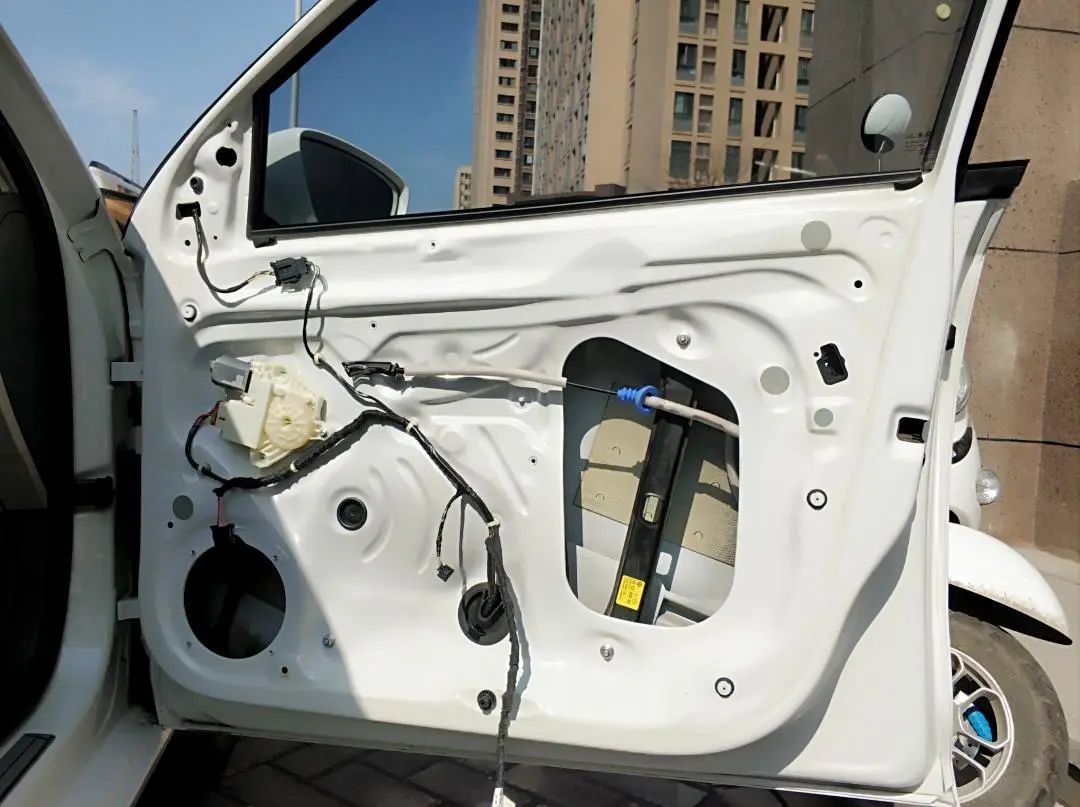 新款桑塔纳四门隔音喇叭升级,大众桑塔纳蜗牛喇叭升级