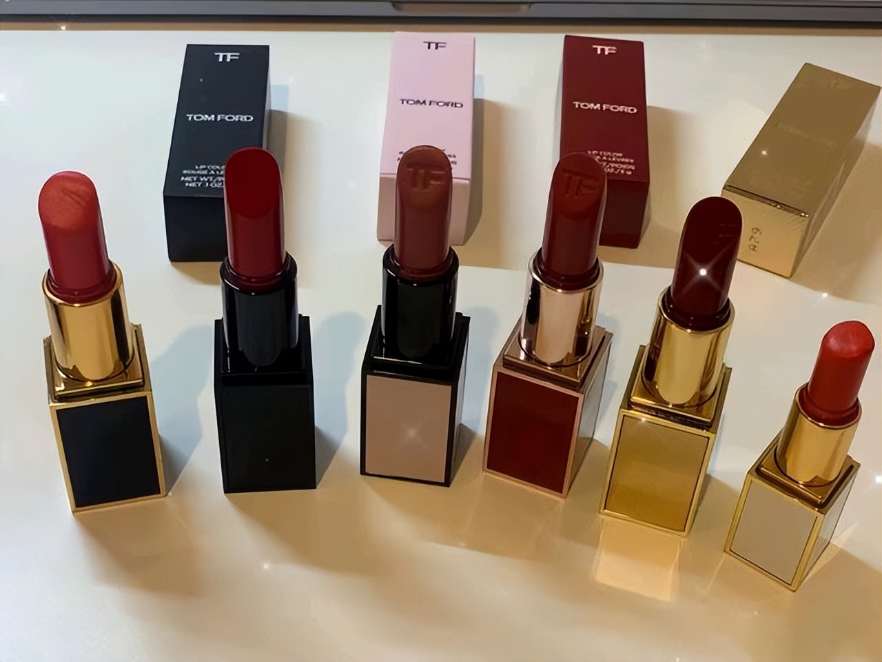 便宜的口红和大牌口红的区别,便宜口红和贵的口红原料区别