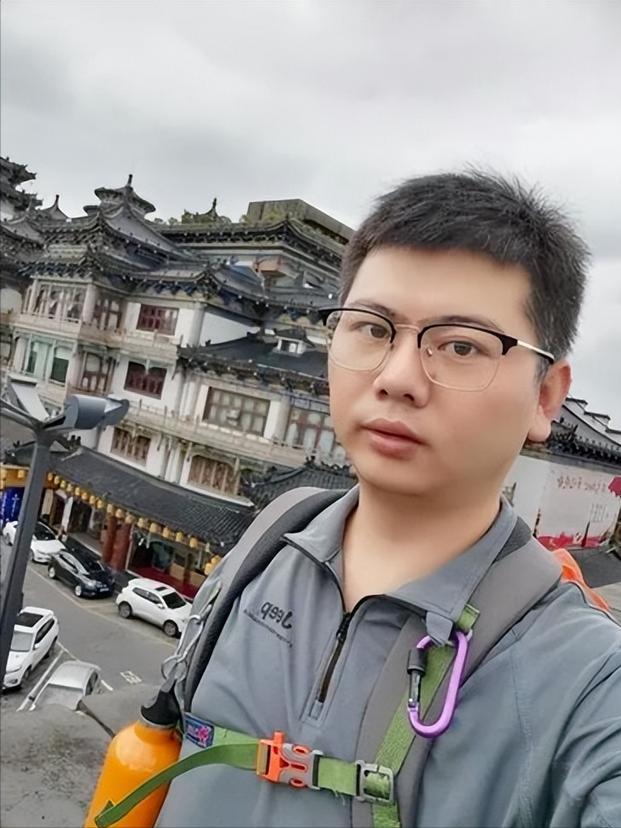 没学历北漂成功的例子,家境贫寒的少年创业