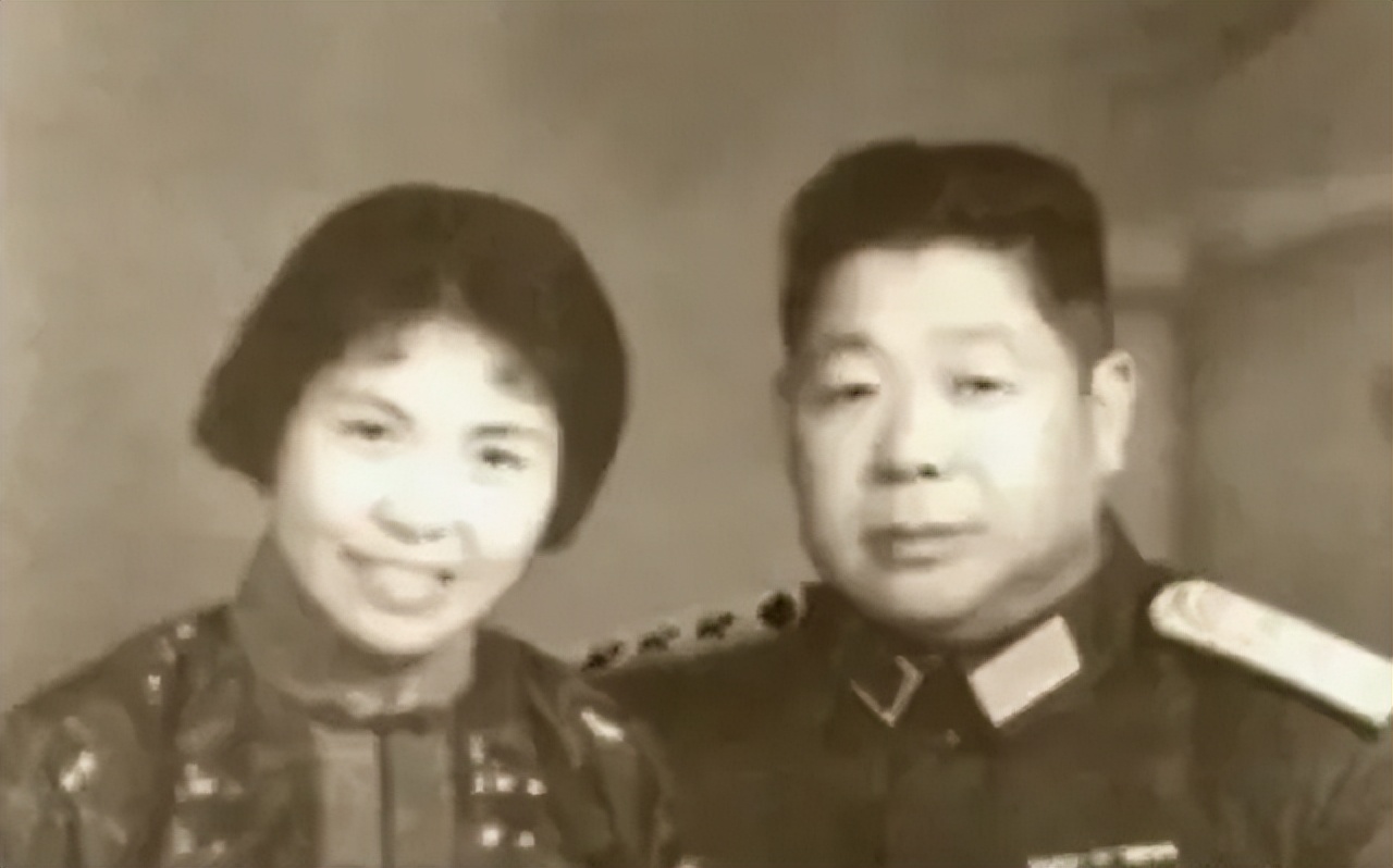 开国上将*锡联陈**:妻子是大将妻妹,小儿子北大毕业,授衔中将