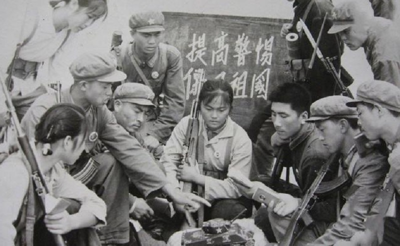 87年肖劲光看电视时大发雷霆，质问*华清刘**：谁说中国不准备建航母