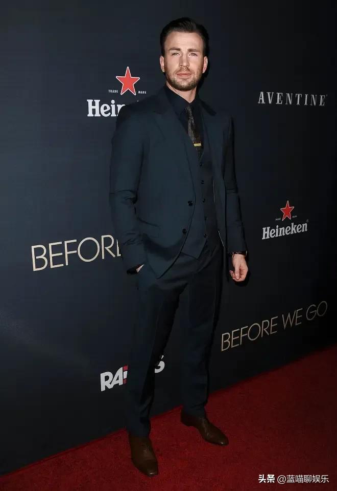 美队克里斯·埃文斯曝写真,杰西阿尔芭与克里斯埃文斯