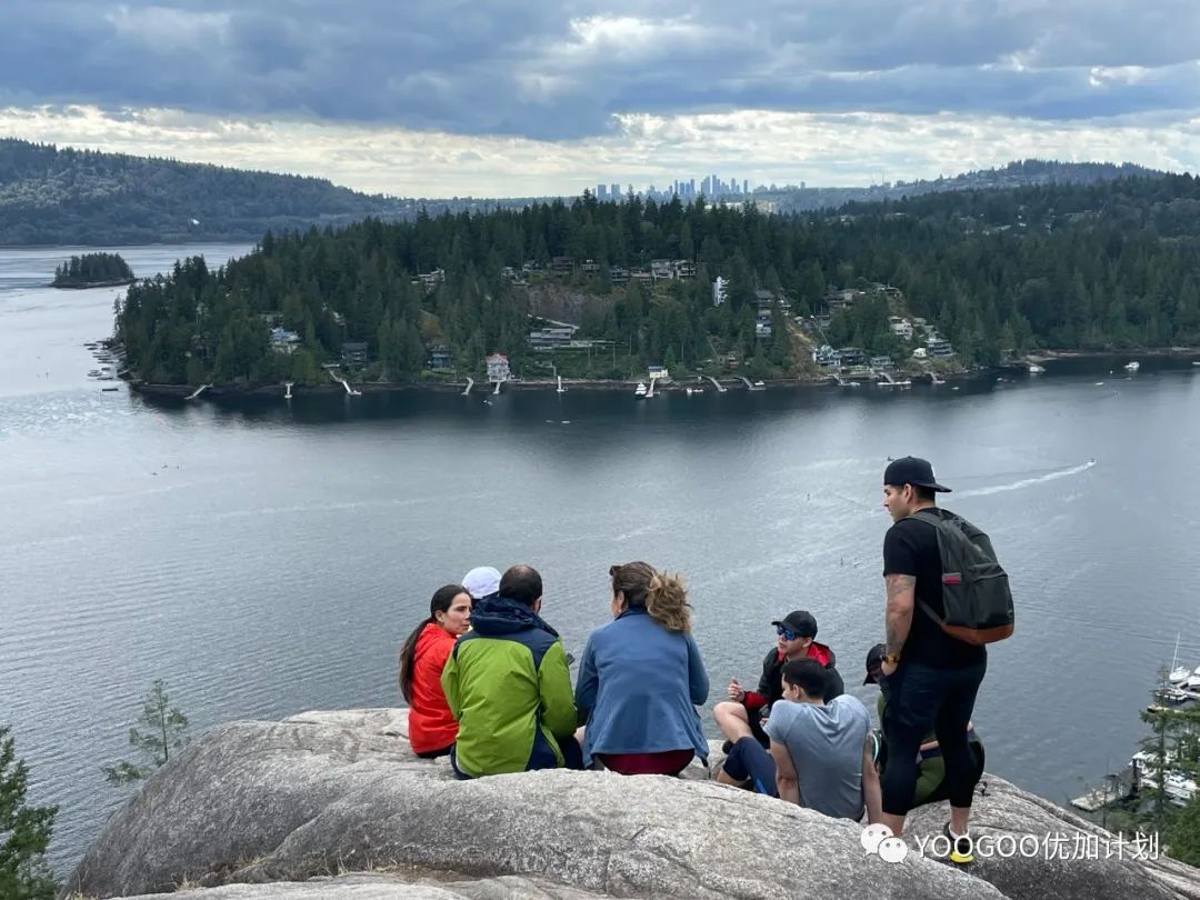 加拿大比亚洲任何国家都大的翻译,加拿大比我们晚多久