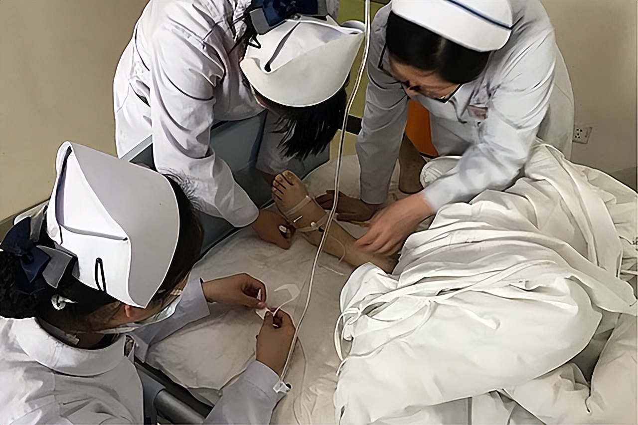 14年尿毒症女孩寻亲十几年无果,癌症女孩临终前苦苦寻亲