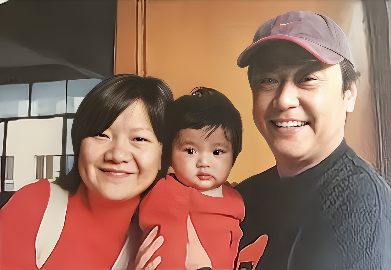 洪晃出身名门历经四段婚姻,洪晃结婚前婚后