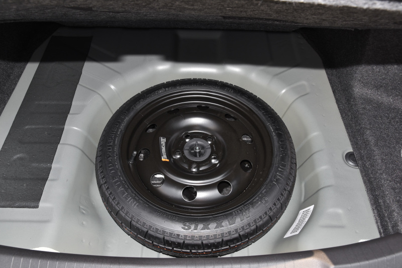 雪佛兰科鲁泽10万家轿天花板,雪佛兰科鲁泽20241.3t轻混什么意思