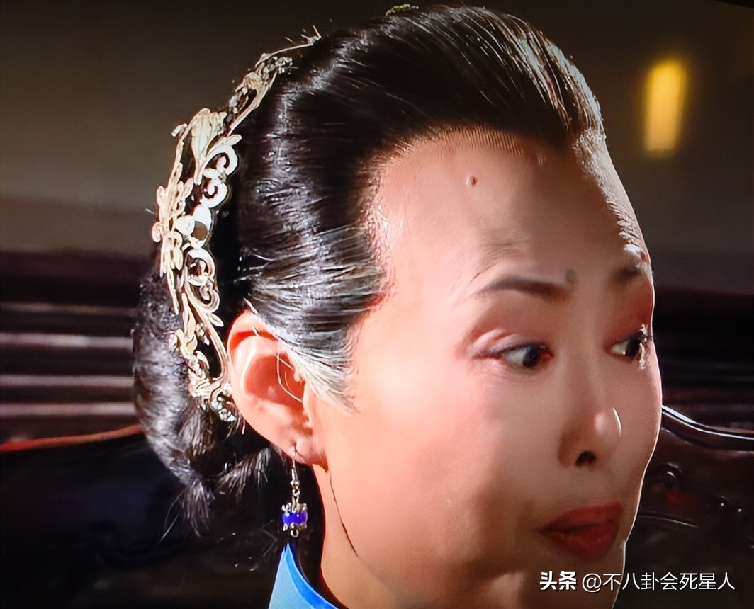 演员假发套穿帮,假发穿帮镜头